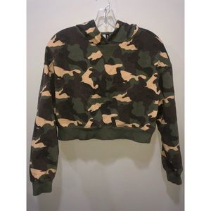 H&M camo cropped hoodie